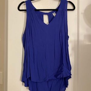 Blue sleeveless v neck blouse w/ key hole